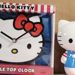 HELLO KITTY CLOCK AND PENCIL/ PEN CUP